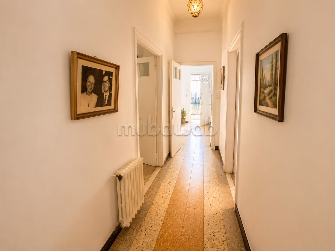 Character villa for sale on a 657m² plot