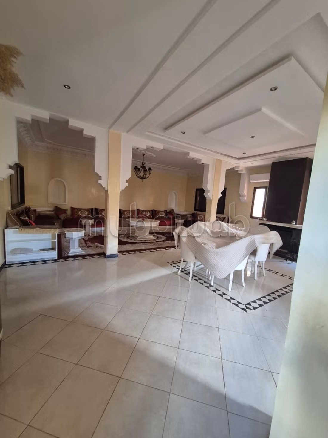 Bel appartement à vendre à Hay Targa. 6 grandes pièces. Bien meublé — 2