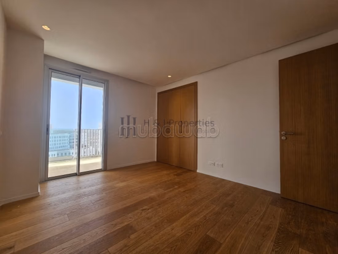 T4 vide de 271m² – 3 ch. Ch. Perso terrasse — 5