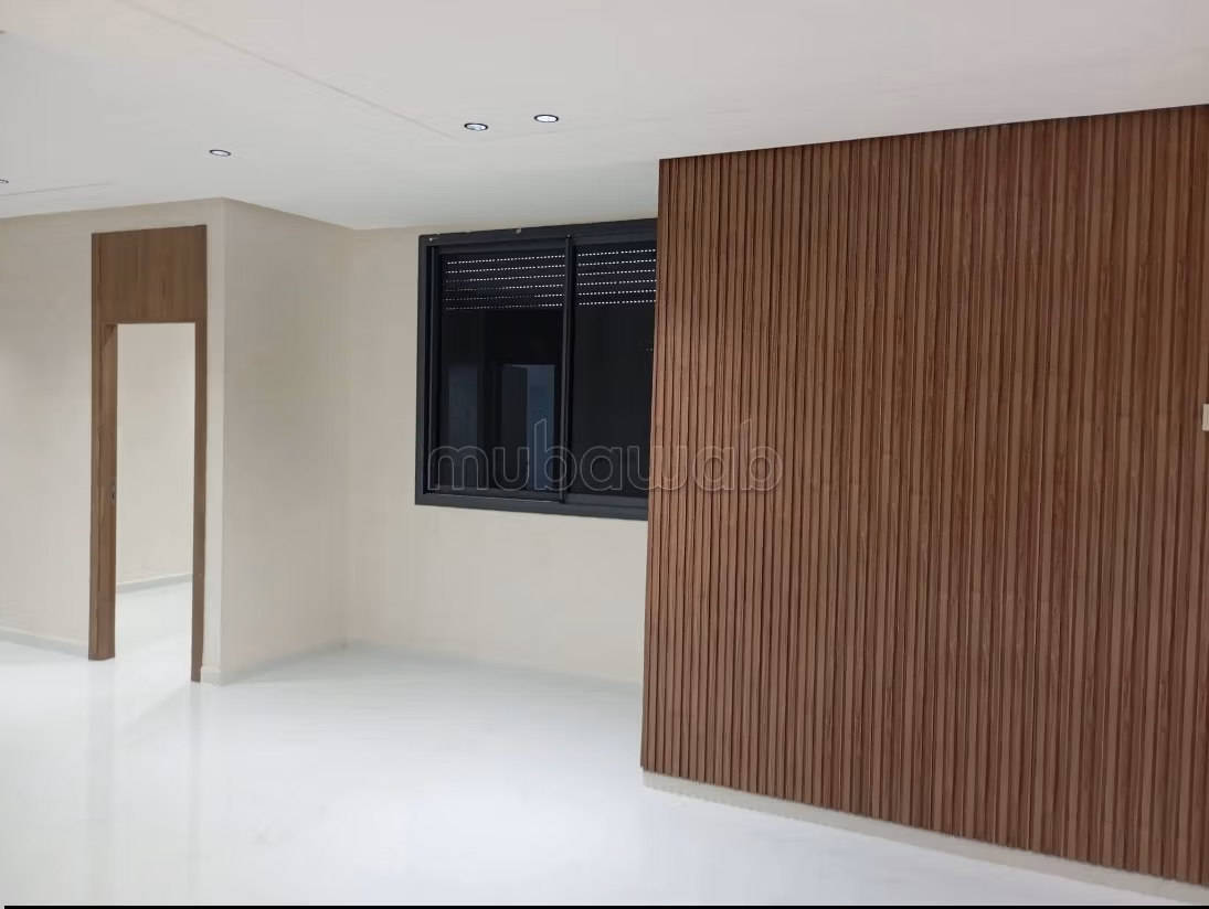 Sell apartment in Hamria. 10 comfortable rooms. Caretaker available
