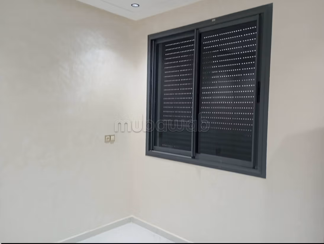 Sell apartment in Hamria. 10 comfortable rooms. Caretaker available