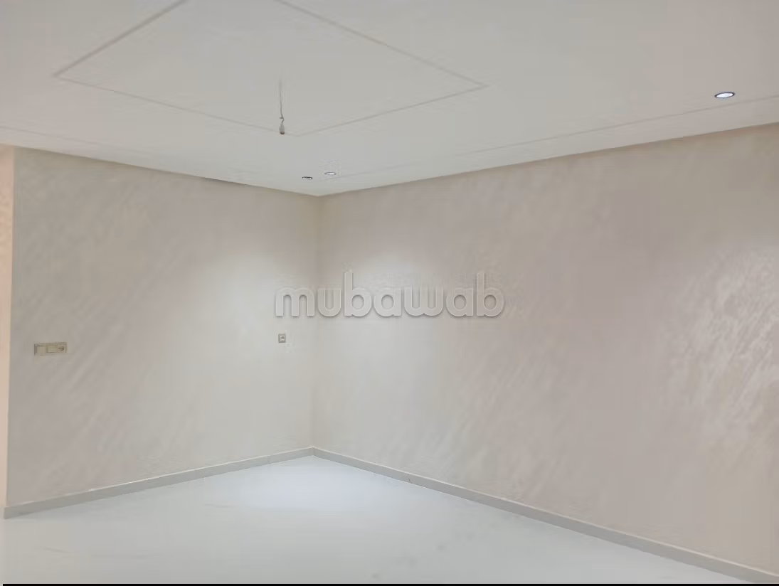 Sell apartment in Hamria. 10 comfortable rooms. Caretaker available