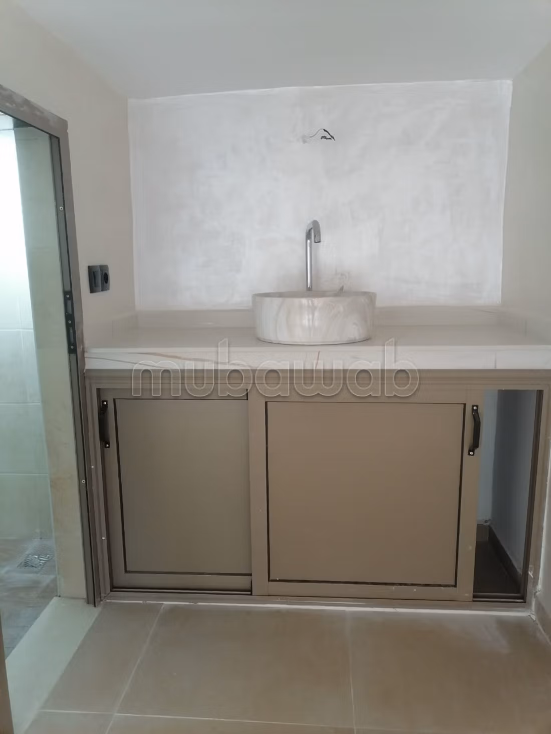 Local commercial en vente 
Superficie 29 m².
Double vitrage