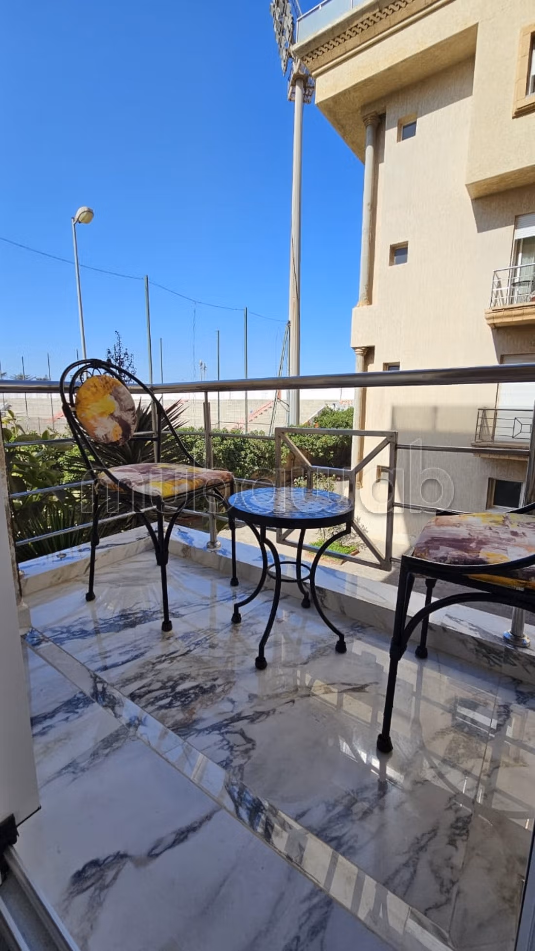 Very nice apartment for rent in Centre ville. 2 rooms. Cellar