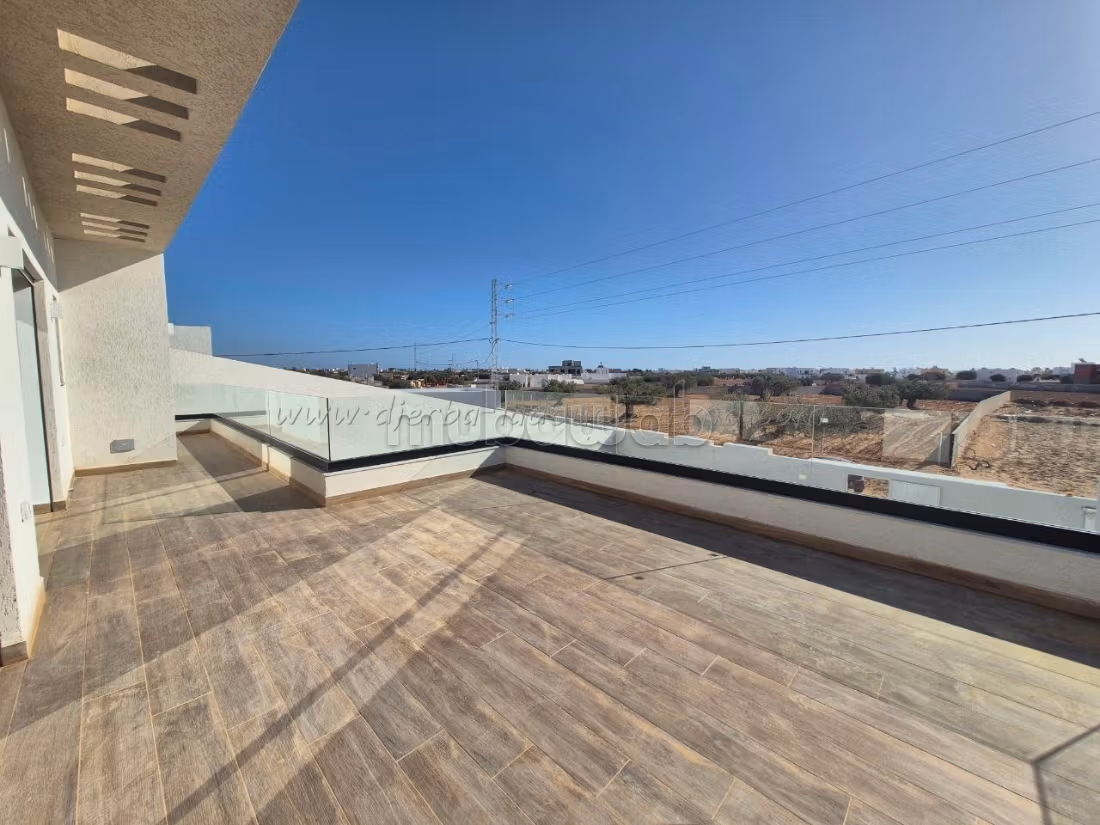 A Vendre belle maison S4 avec piscine vue sur mer