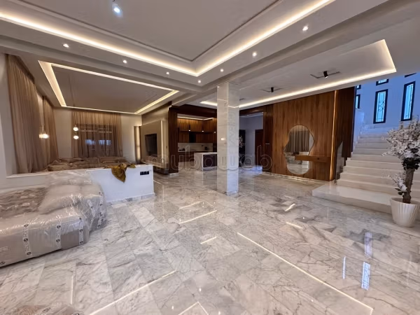 Location saisonnière villa haut standing à Malabata. 5 grandes pièces. Salon Marocain, sécurité