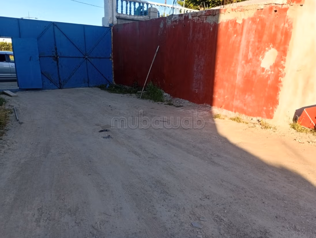 Venta de terreno. Gran superficie 140 m²
