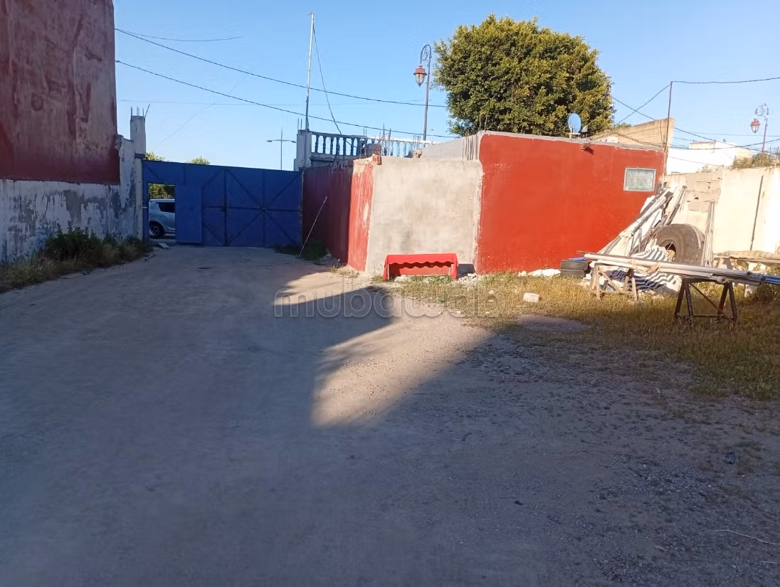 Venta de terreno. Gran superficie 140 m²