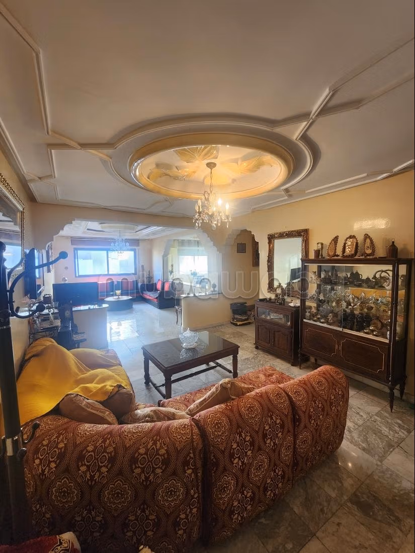 Appartement ensoleillé avec double salon et grand — 2