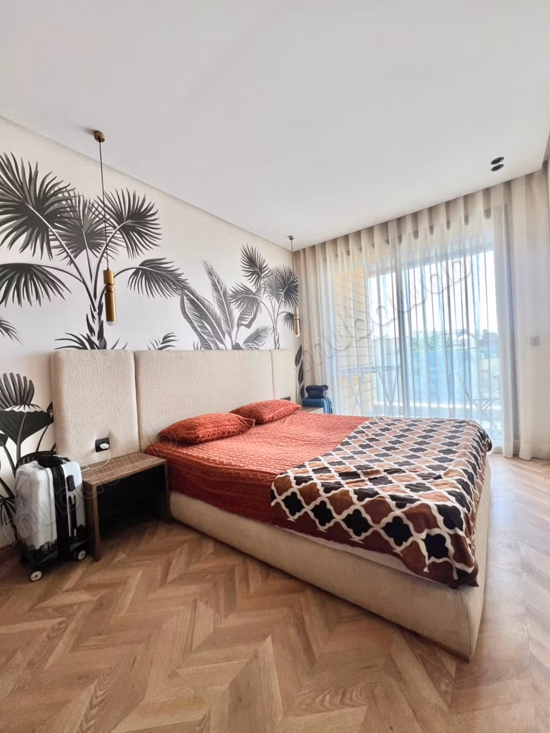 Exclusively - furnished studio hospitals