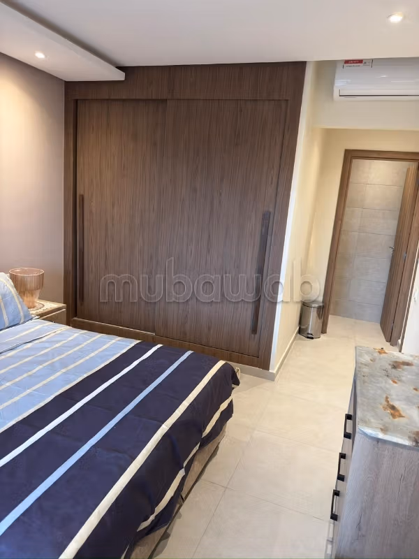 Bell'appartamento in affitto a Guéliz. Superficie di 80 m². Ascensore e terrazza