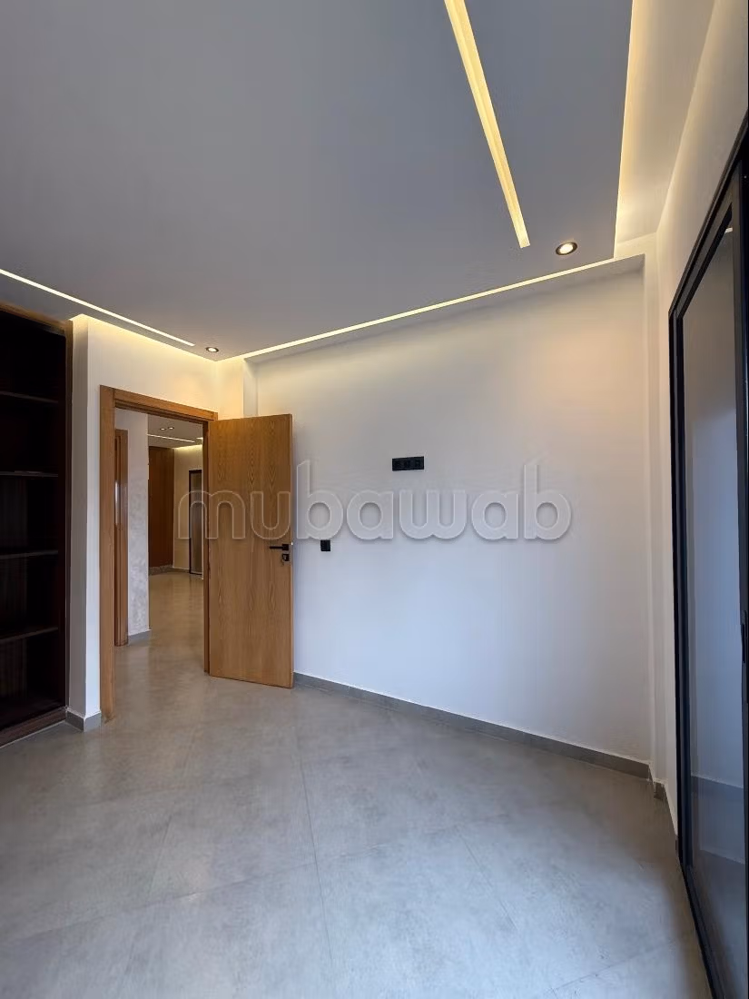 Apartment for sale. Large area 57 m². Fully equipped kitchen