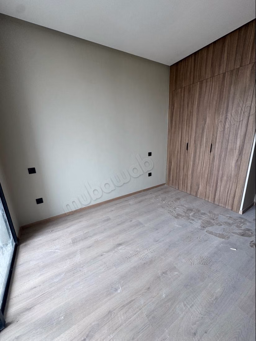 Vendita di un bell'appartamento a Casablanca Finance City. 1 locale. Posto auto e ascensore