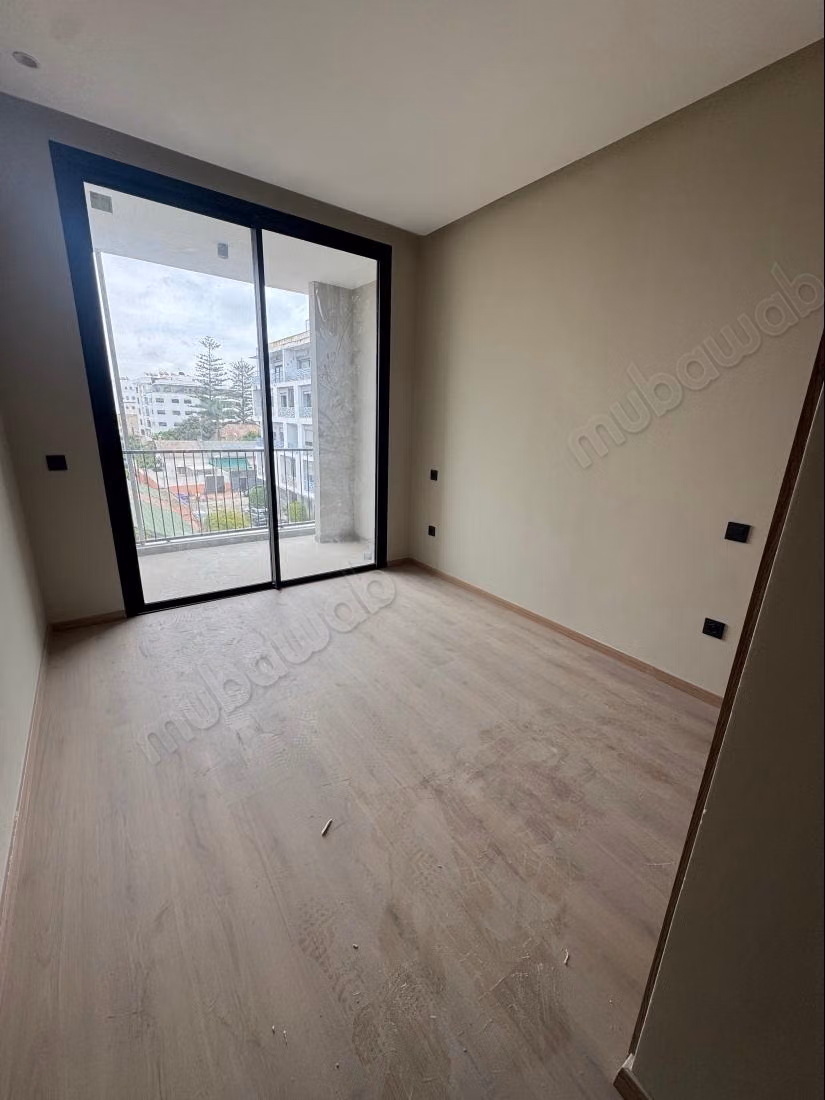 Vendita di un bell'appartamento a Casablanca Finance City. 1 locale. Posto auto e ascensore