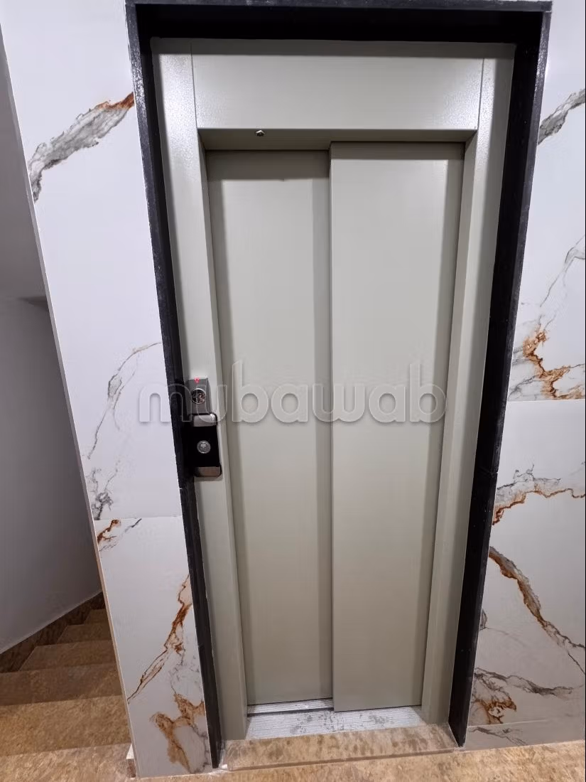 Appartement à vendre à Oued Laou. 2 chambres agréables. Environnement calme avec vue sur la mer et double vitrage