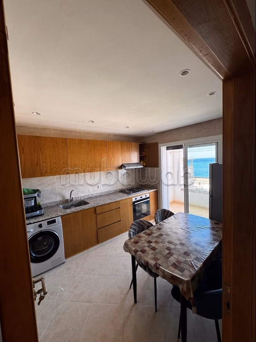 Appartement à vendre à Oued Laou. 2 chambres agréables. Environnement calme avec vue sur la mer et double vitrage