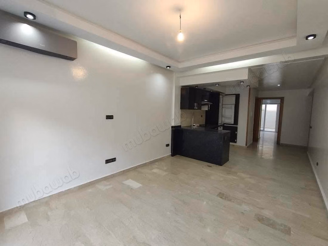 Studio vuoto a Mers Sultan TRAM 4300 dh