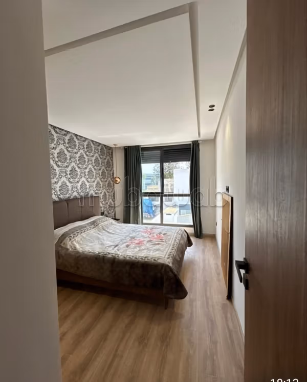 Bel appartement en location à Franceville.
Superficie 48 m².
Meublé
