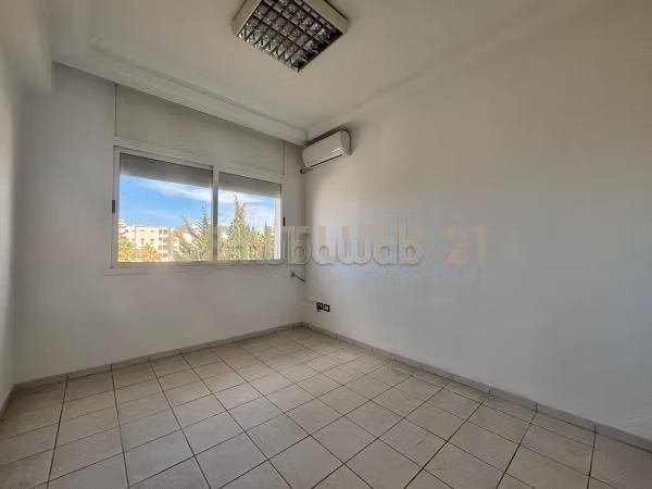 In affitto ufficio H3 a La Soukra