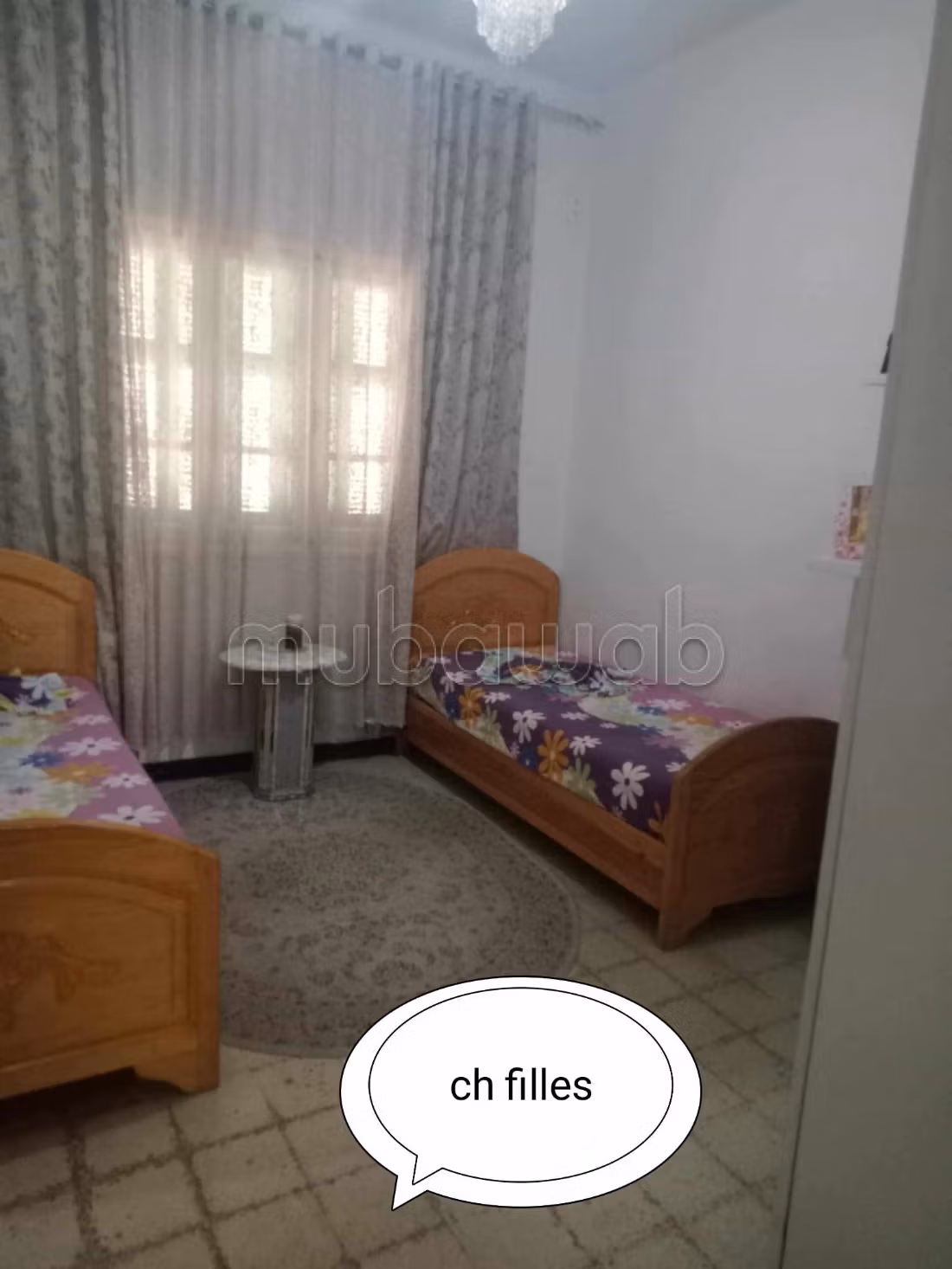 Villa avec deux appartements, studio et jardin