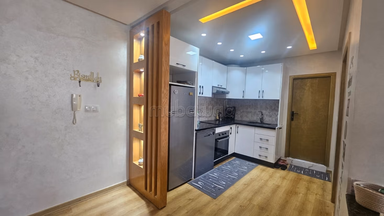 Superbe appartement à louer en plein centre ville. Surface de 85 m². Bien meublé — 2