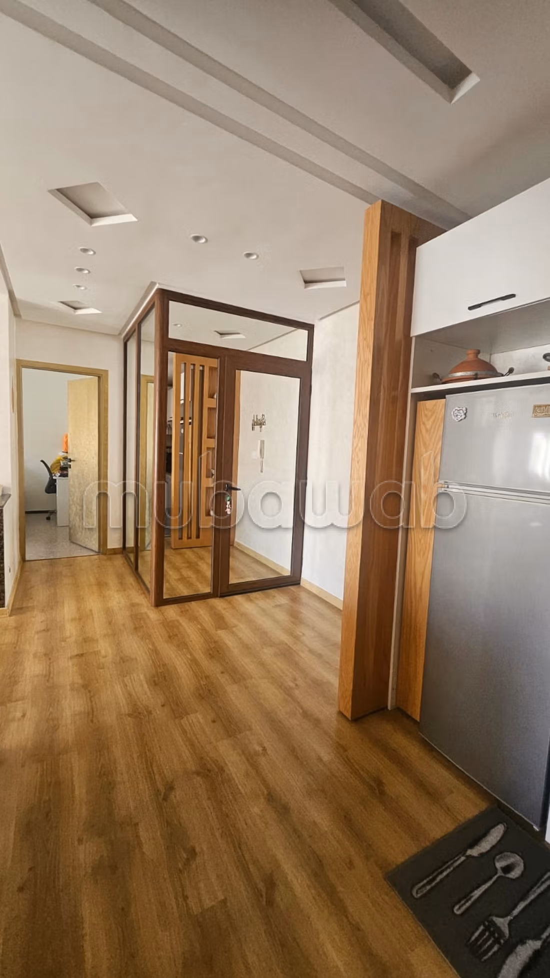 Superbe appartement à louer en plein centre ville. Surface de 85 m². Bien meublé — 3