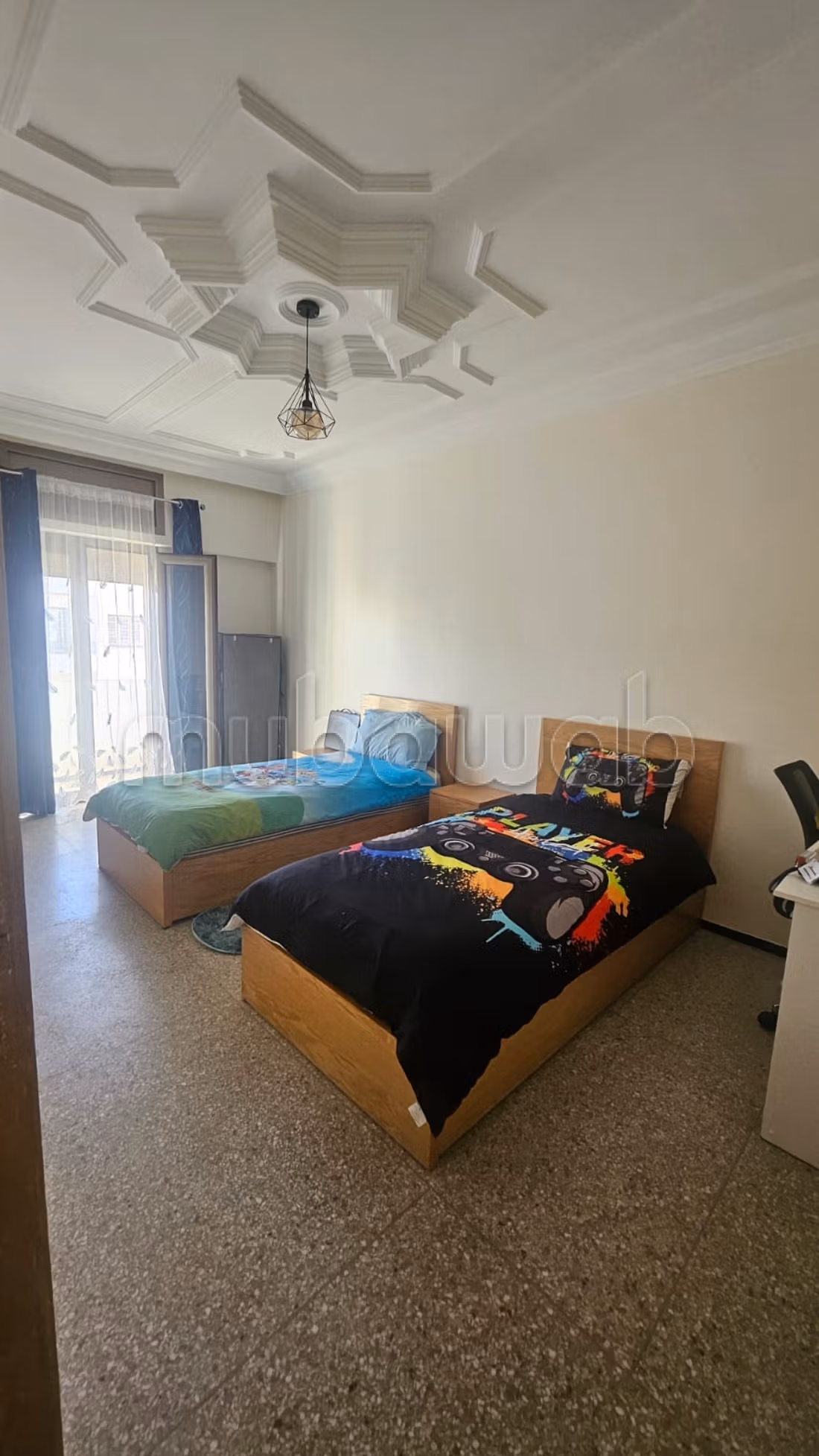 Superbe appartement à louer en plein centre ville. Surface de 85 m². Bien meublé — 5