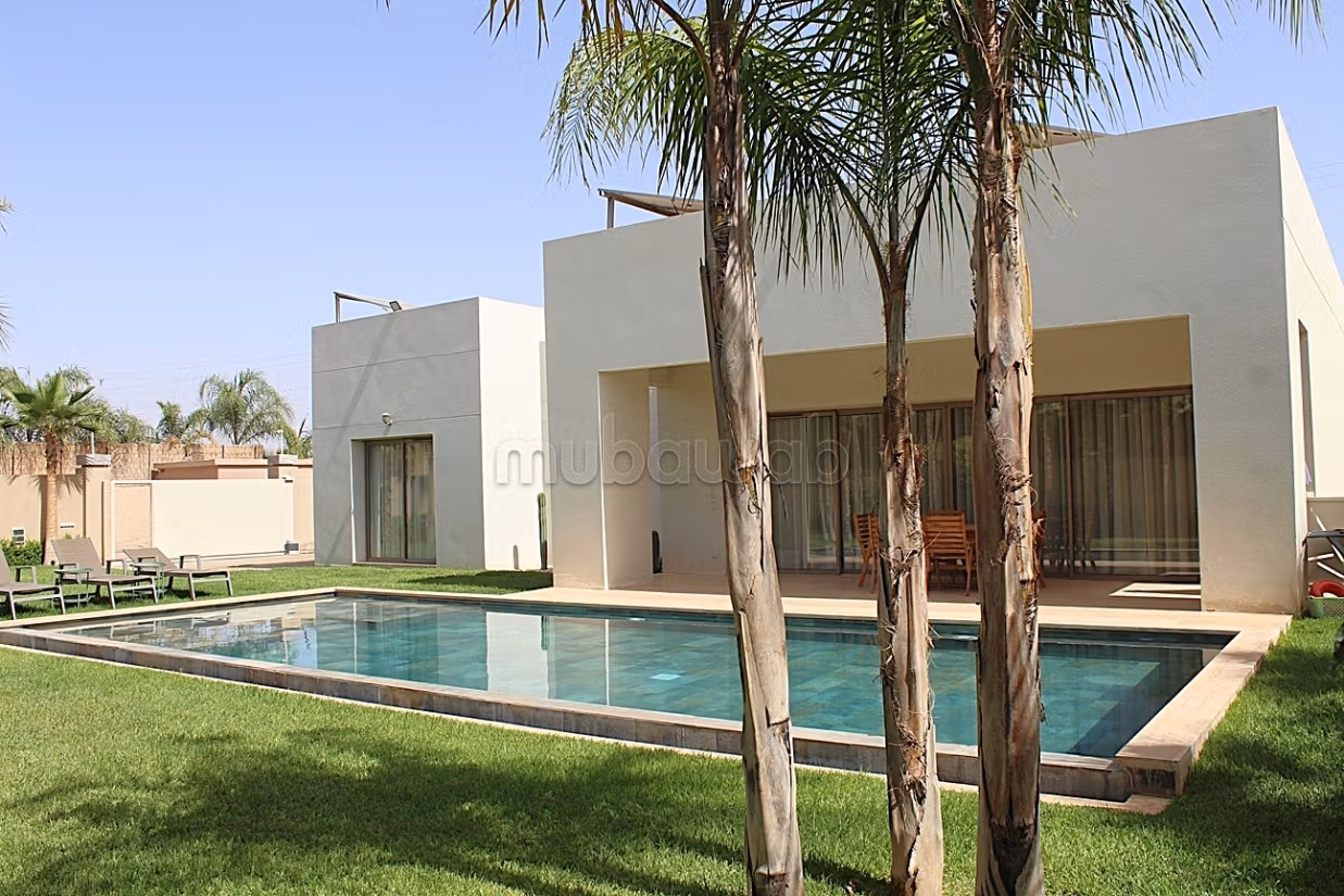 Bella villa minimalista in affitto