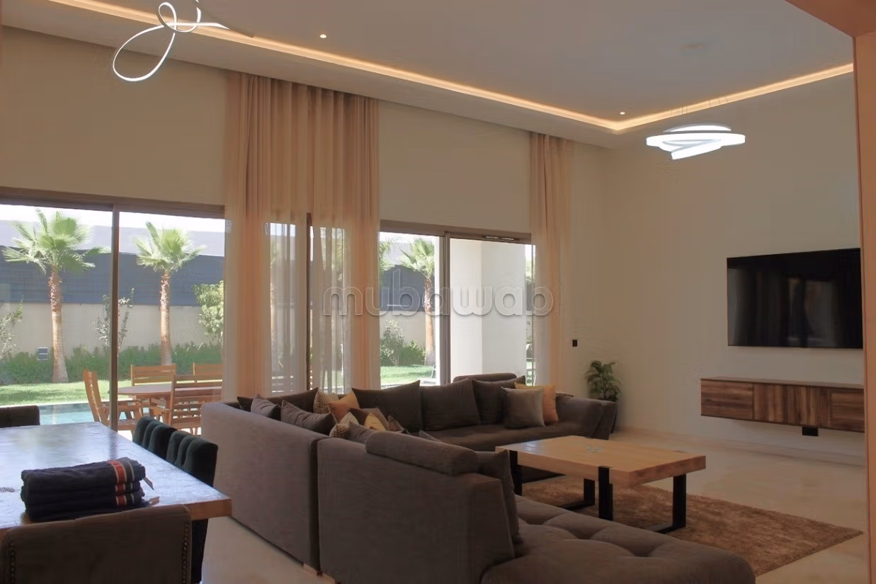 Bella villa minimalista in affitto