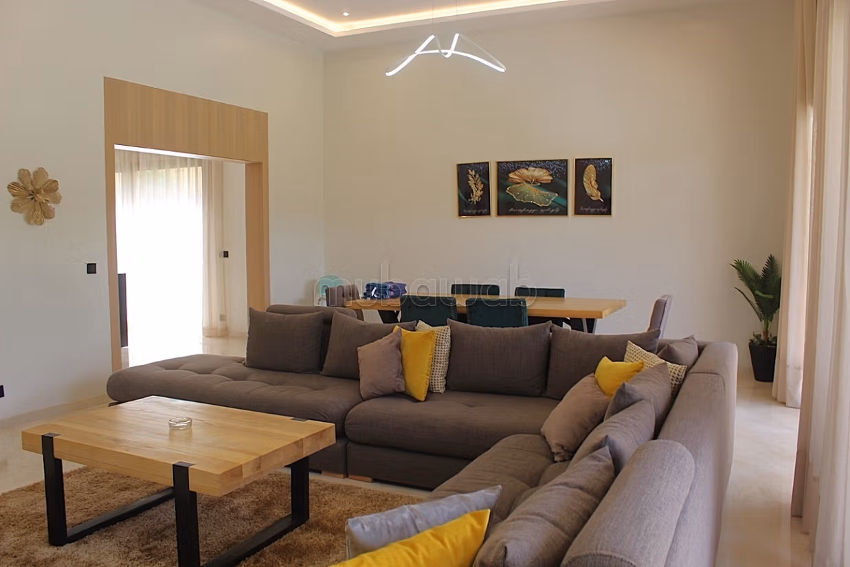 Bella villa minimalista in affitto