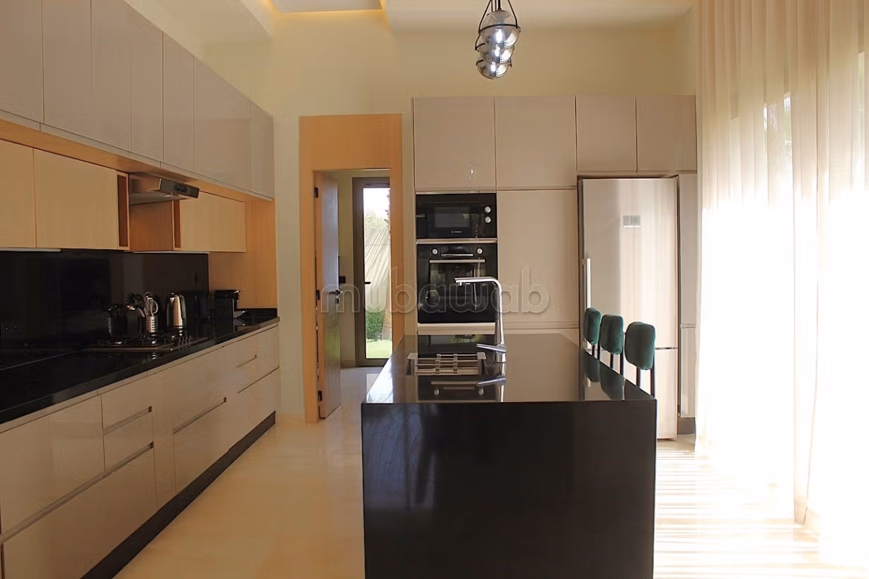Bella villa minimalista in affitto