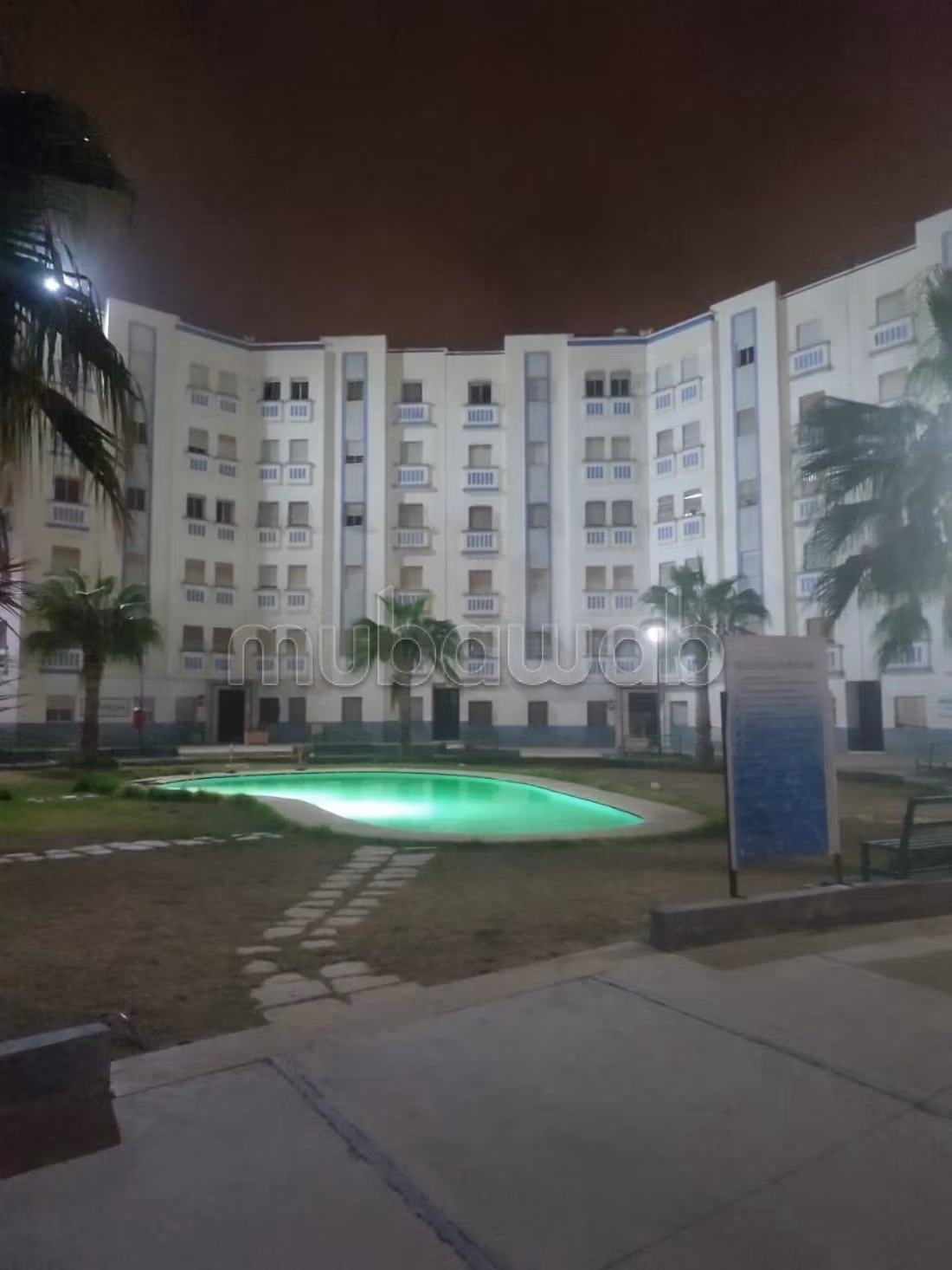 Vend appartement à Cité Adrar. 2 pièces confortables. Prestation de conciergerie, belle Piscine — 4