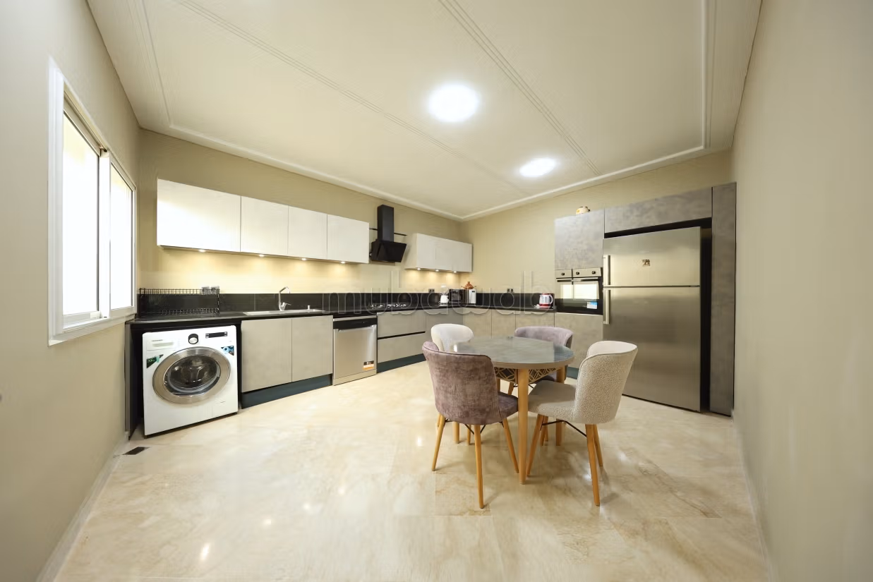 Apartment for rent in Centre. Surface area 140 m². Satellite dish, secured residence