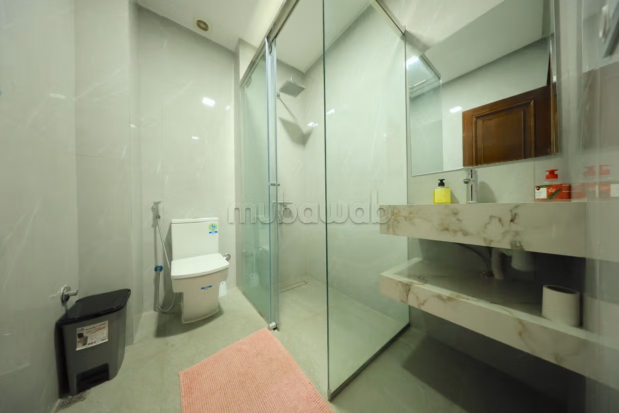 Apartment for rent in Centre. Surface area 140 m². Satellite dish, secured residence
