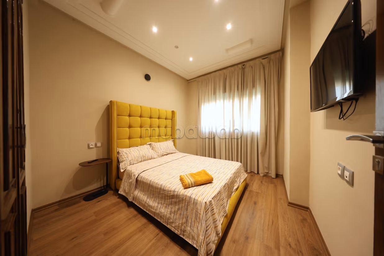 Apartment for rent in Centre. Surface area 140 m². Satellite dish, secured residence