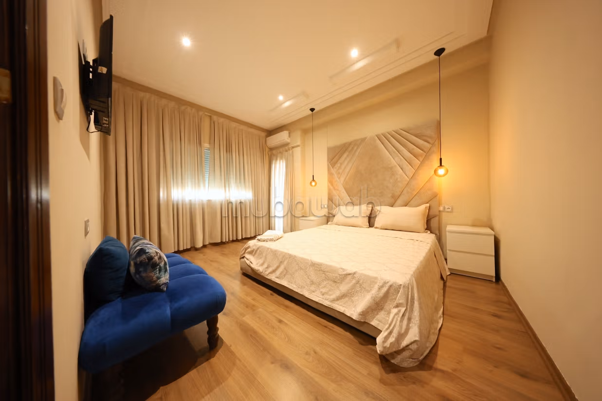 Apartment for rent in Centre. Surface area 140 m². Satellite dish, secured residence