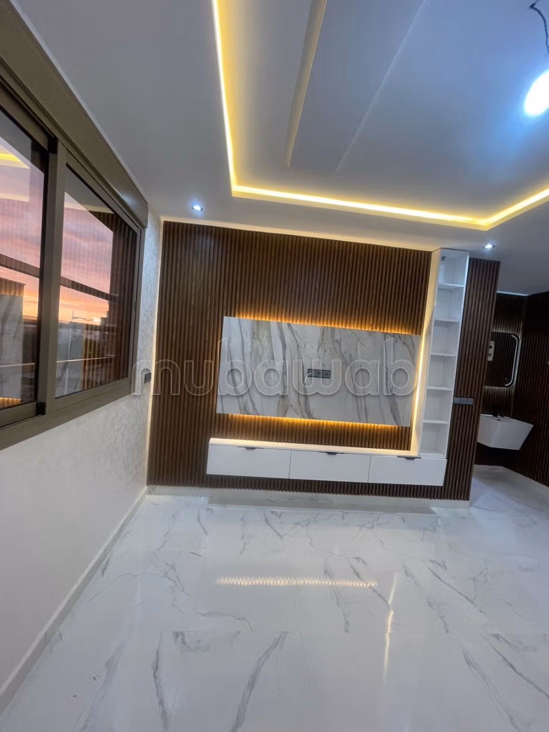 Apartment to purchase. 2 beautiful rooms. Satellite dish system and Moroccan living room