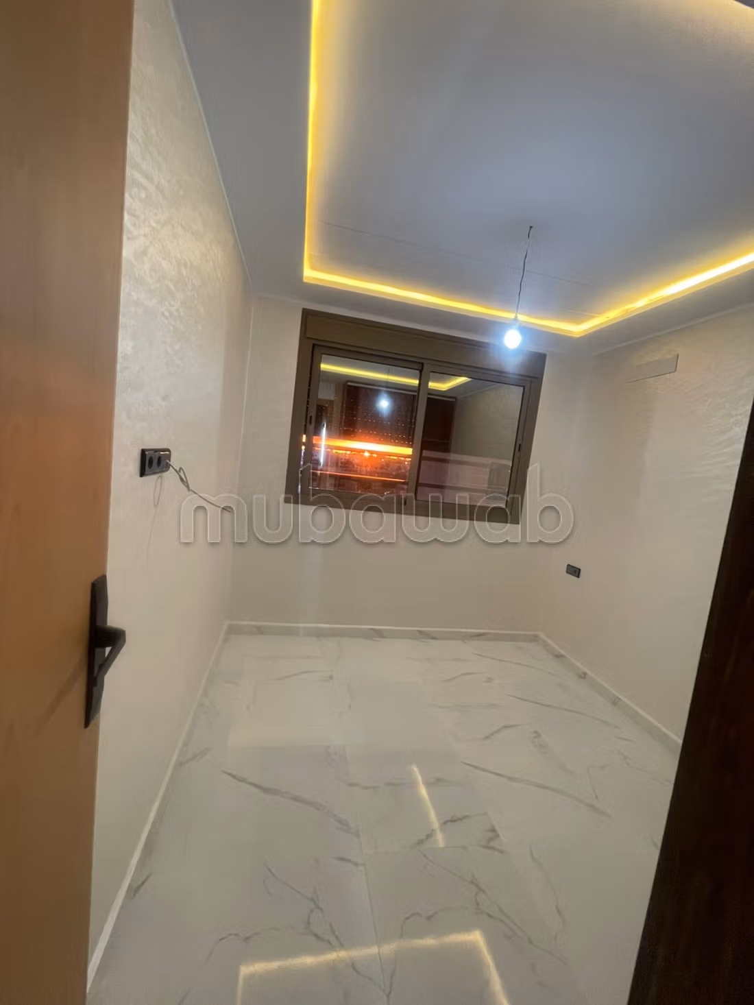 Apartment to purchase. 2 beautiful rooms. Satellite dish system and Moroccan living room