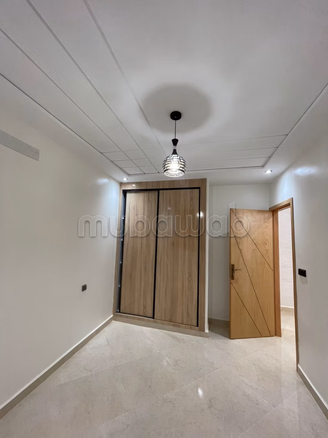 Apartment to purchase. 2 beautiful rooms. Satellite dish system and Moroccan living room