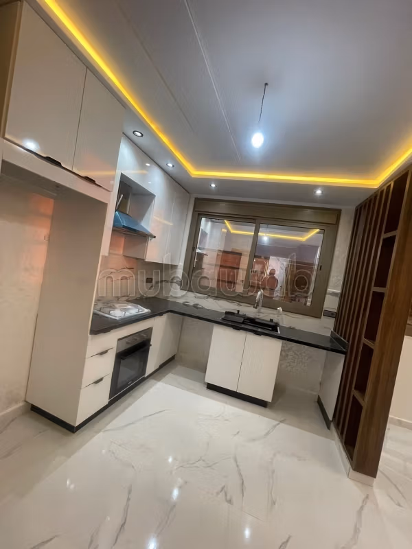 Appartement à vendre à Saïdia. Surface totale 64 m². Salon Marocain et antenne parabolique