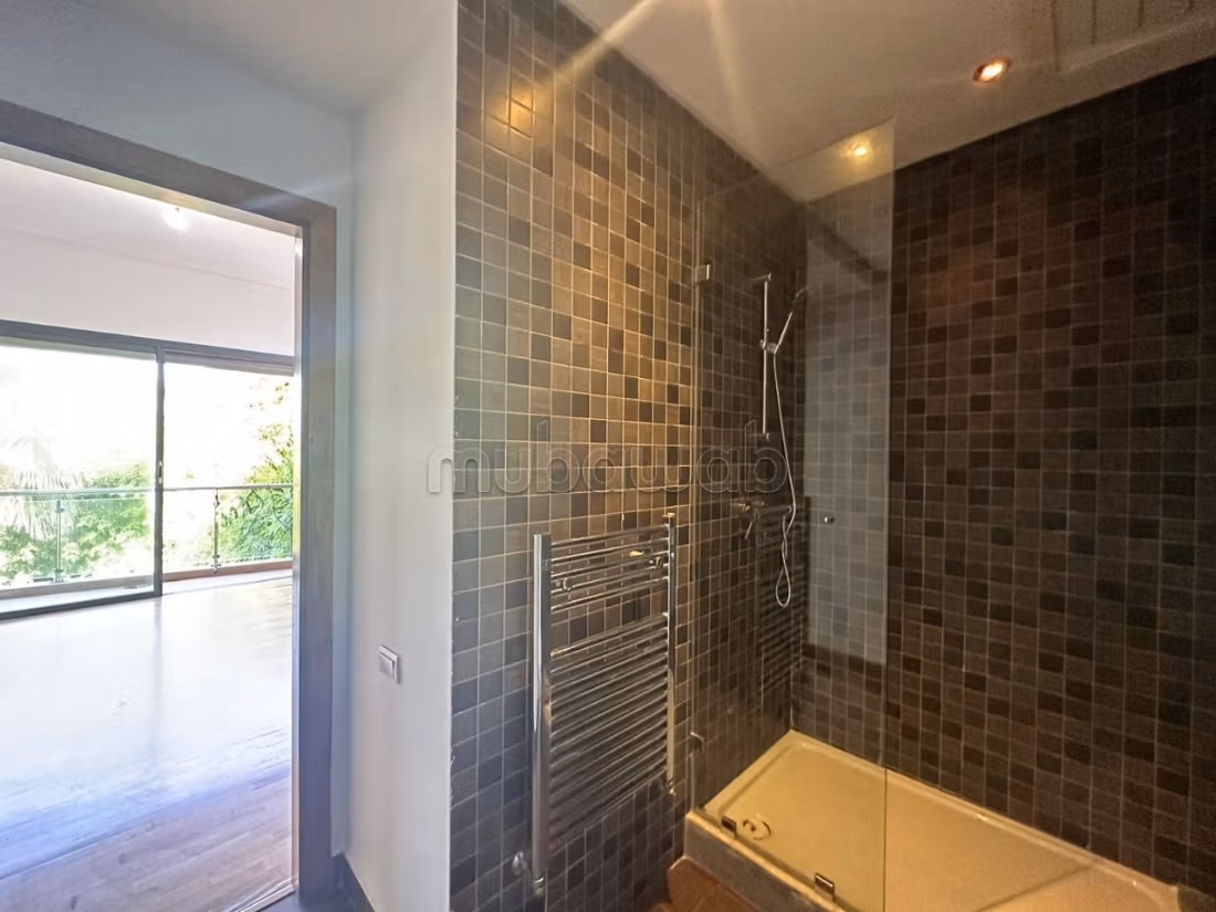 Villa a la location a ain Diab extension 45000dh