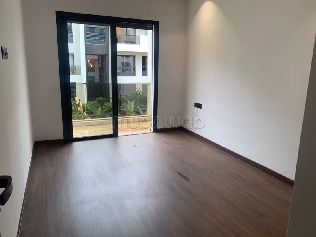 Louez cet appartement à Ville Verte. 
2 chambres. 
Double vitrage et chauffage central — 3