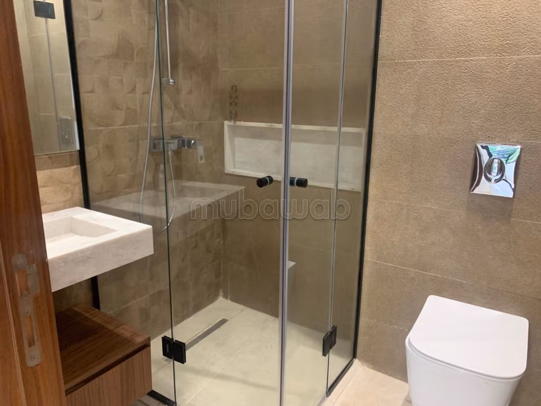 Louez cet appartement à Ville Verte. 
2 chambres. 
Double vitrage et chauffage central — 5