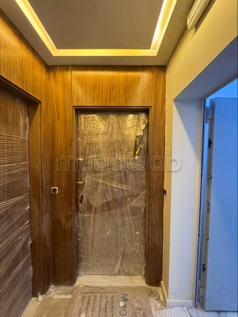Splendido appartamento in vendita a Administratif. 2 camere. Ascensore e posto auto