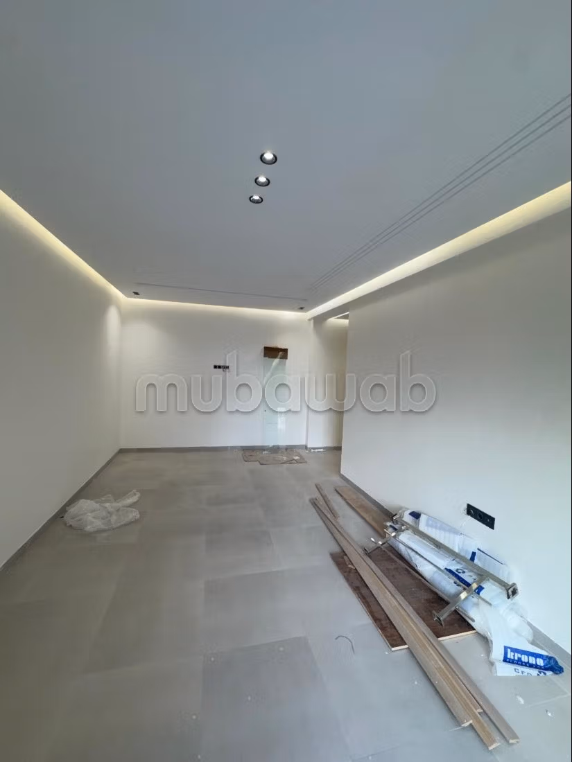 Splendido appartamento in vendita a Administratif. 2 camere. Ascensore e posto auto