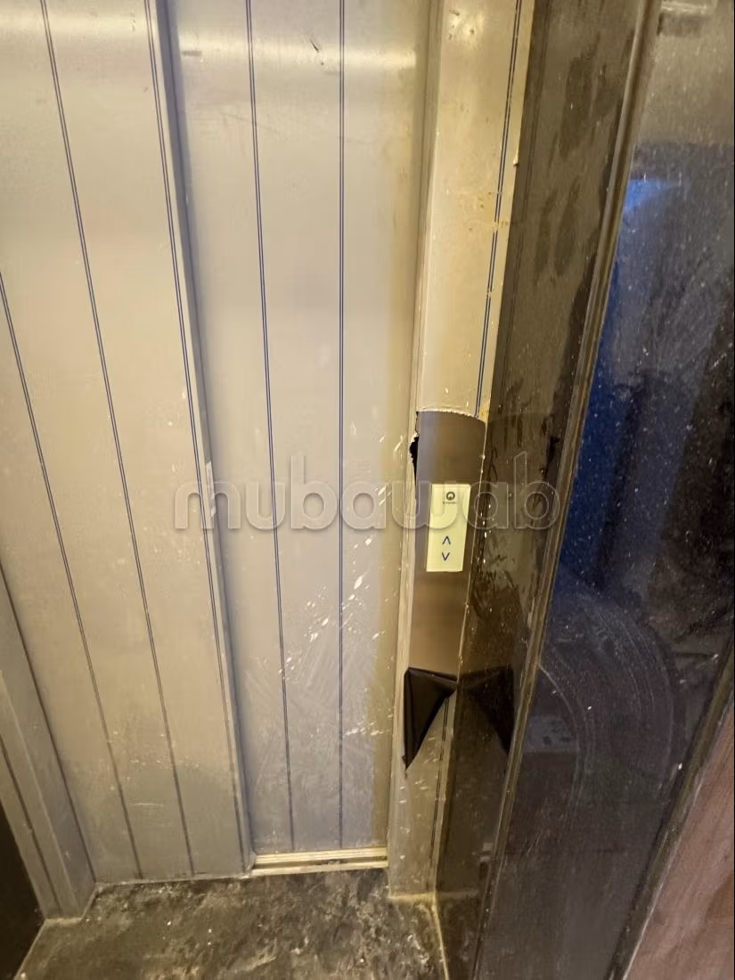 Splendido appartamento in vendita a Administratif. 2 camere. Ascensore e posto auto