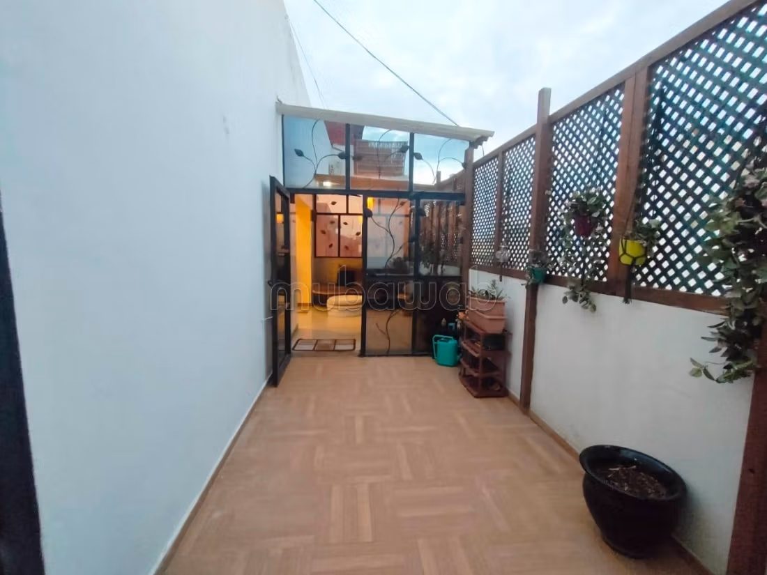 Appartement terrasse meublé 160m² Beauséjour 
TRAM — 6