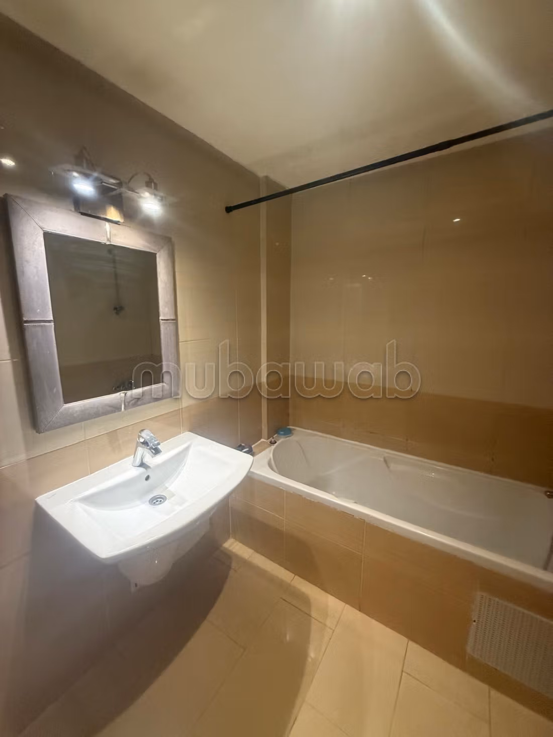 Appartamento non arredato con 2 camere da letto in affitto
