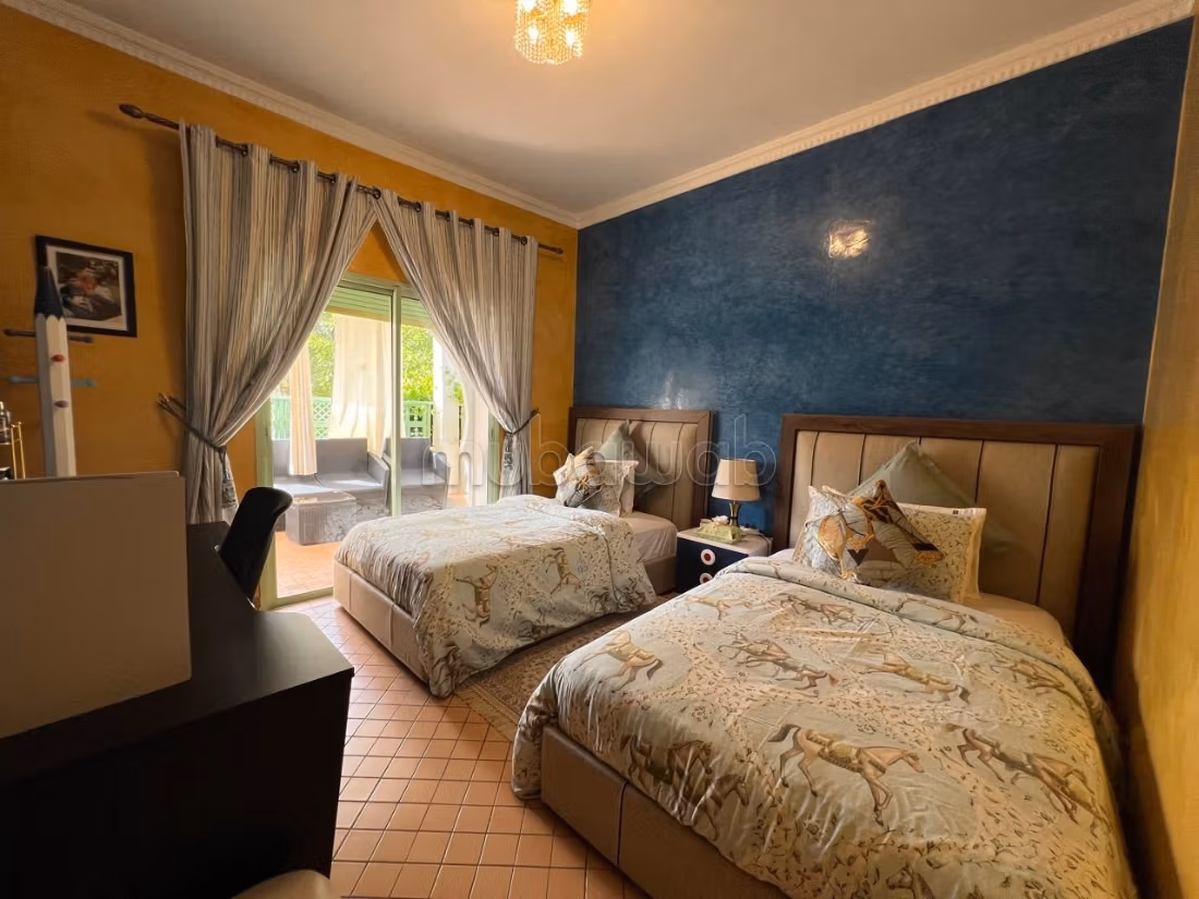 Belle villa 8 ch à vendre 
Palmeraie