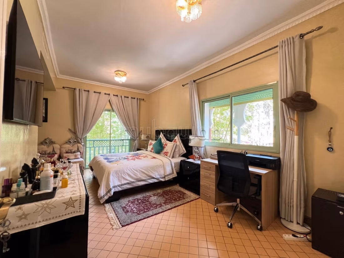 Belle villa 8 ch à vendre 
Palmeraie